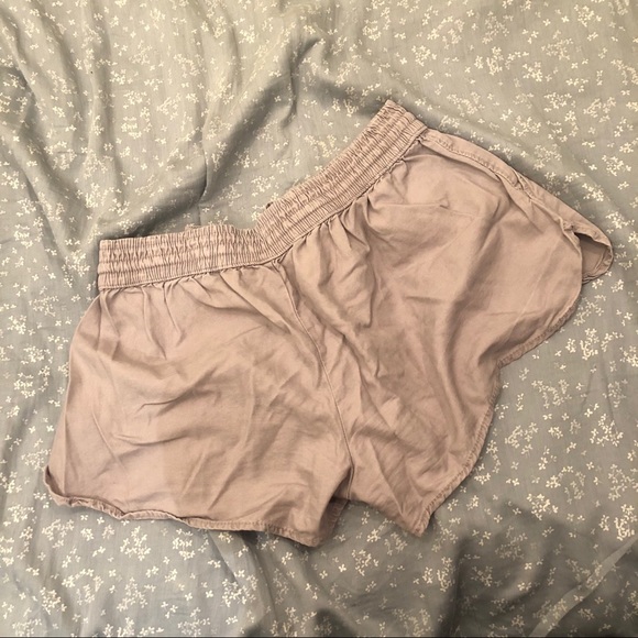 Hollister Shorts - Picture 2 of 4